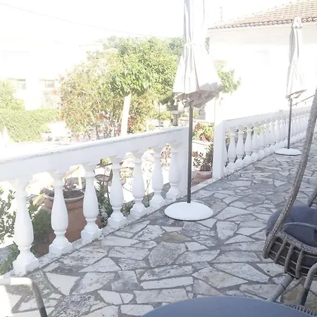 아파트 Elena Ithaca *