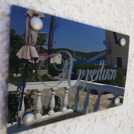 Elena Ithaca Lejlighed *